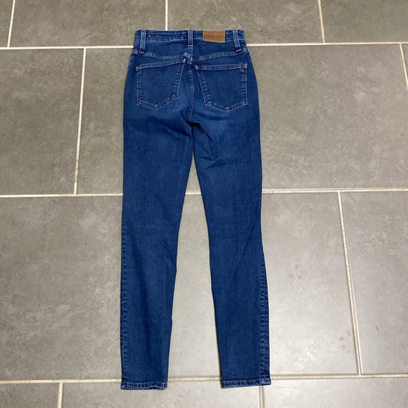 Madewell Curvy High-Rise skinny jeans. Size 2 - Picture 6 of 6